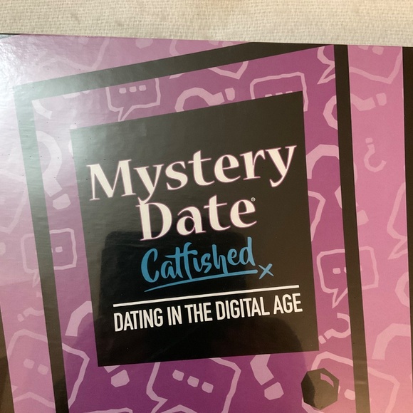 NEW SEALED Hasbro Mystery Date CATFISHED Board Game for Adults, DATING GAME - Picture 2 of 9